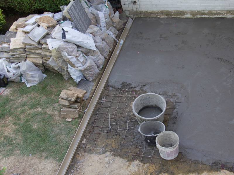 How Can Quality Cement Work Transform My Outdoor Space?