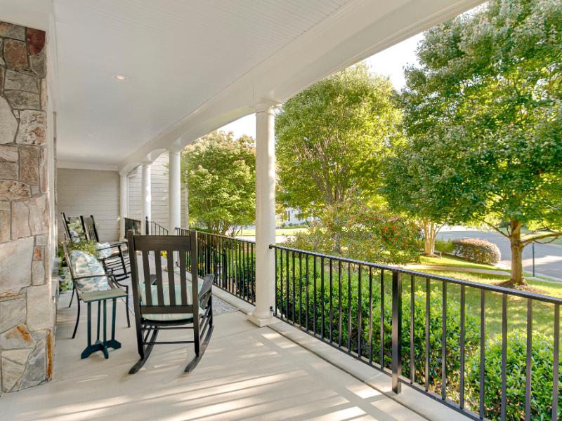 What are 5 Signs You Need to Repair or Replace Your Concrete Porch?